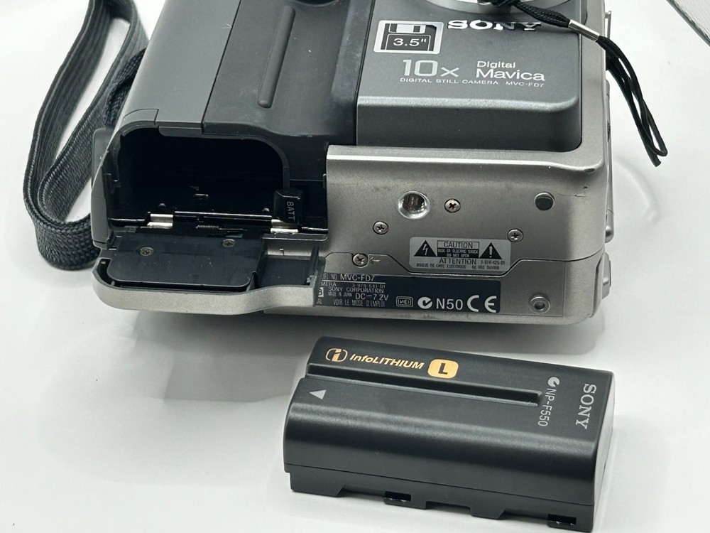 SONY MVC-FD7 Mavica Floppy Disk Camera Tested Working Battery