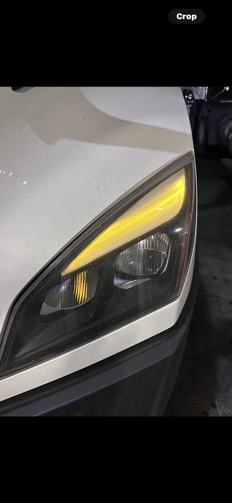 FREIGHTLINER CASCADIA  Left Side HEADLIGHT OEM *(READ* Description)