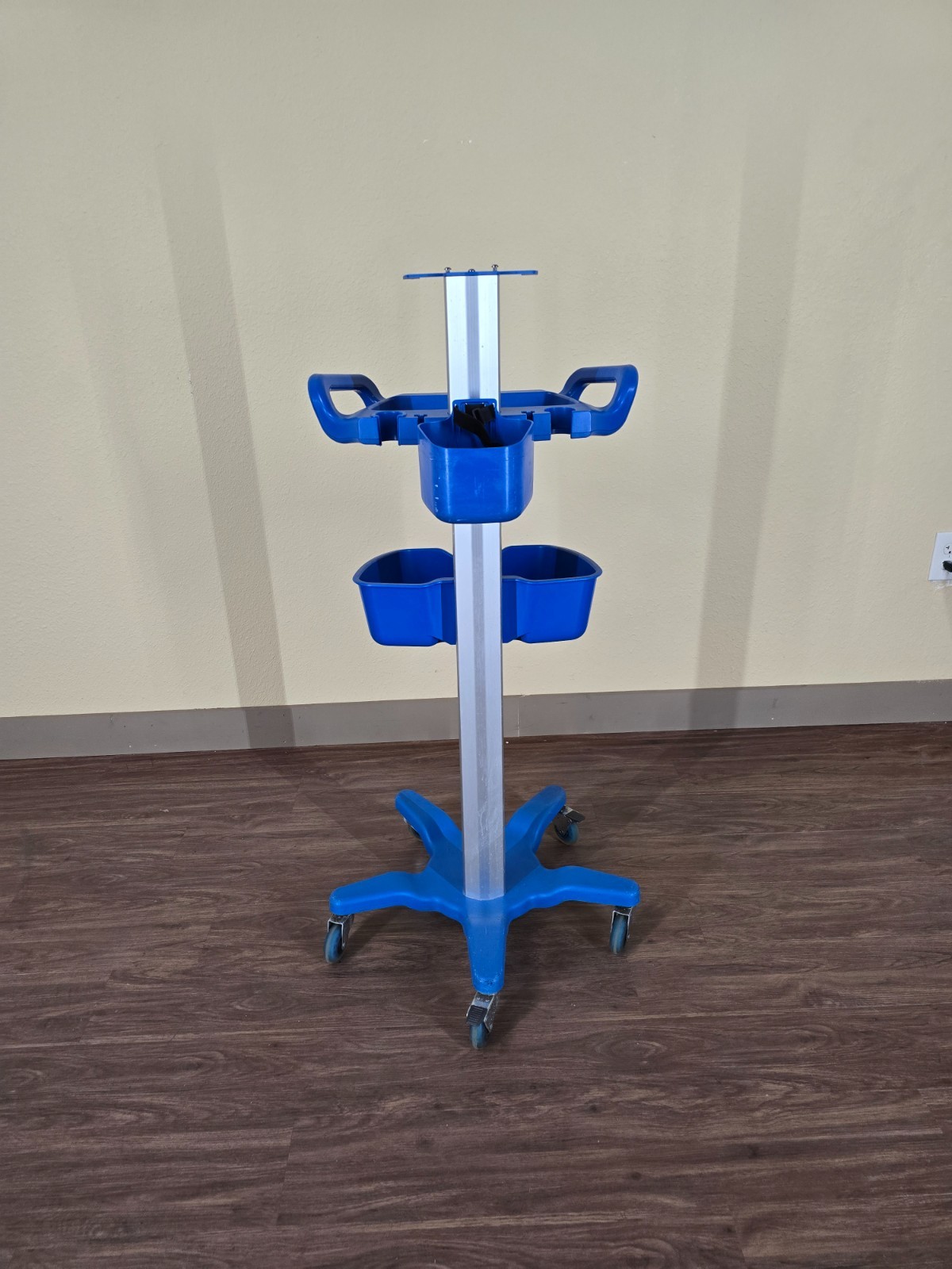 GE Dinamap Carescape V100/ Procare 400 Mobile Monitor Rolling Stand W/mount