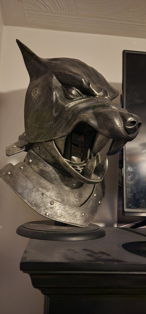 The Hound's Helm