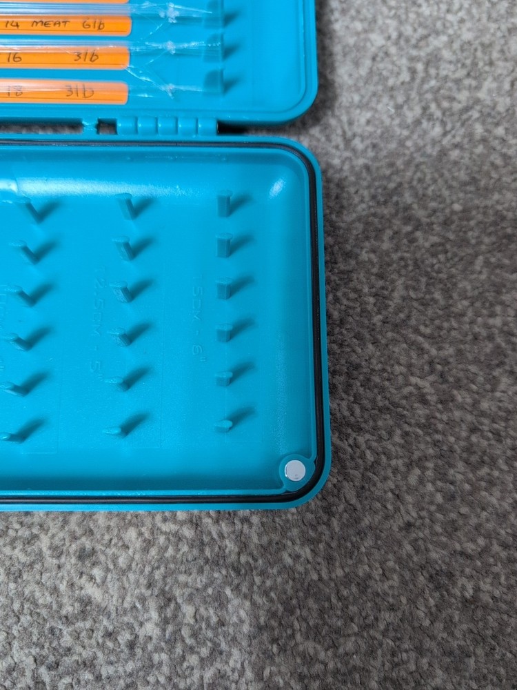 Fishing hook storage box With Barbless Hook Selection