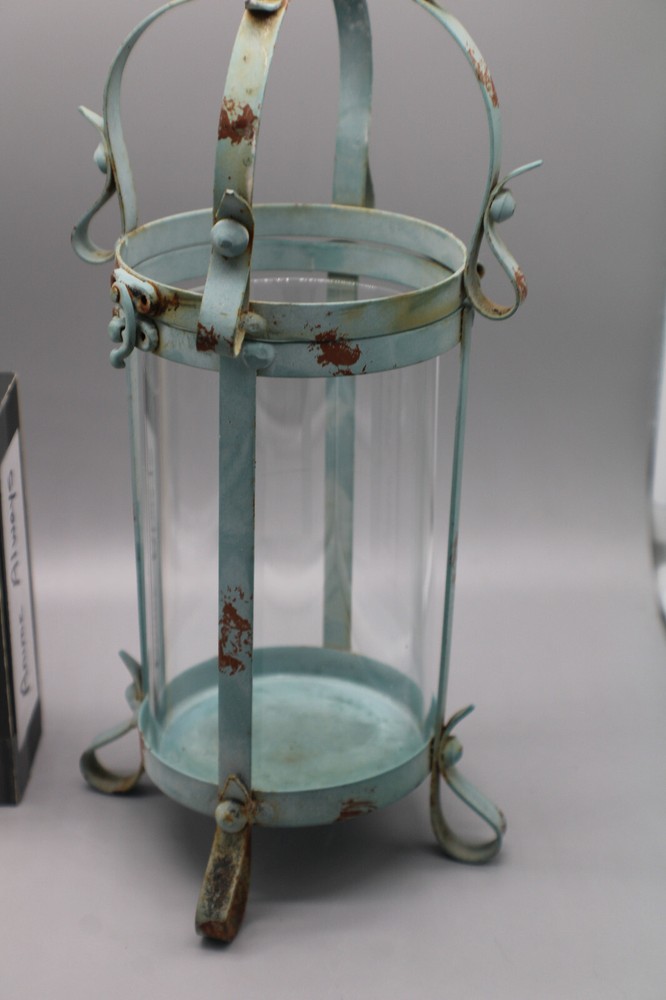 Metal decorative lantern