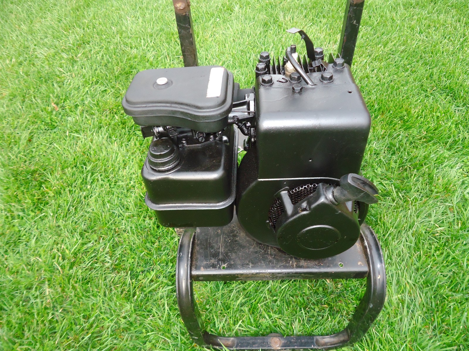 Vintage / Briggs & Stratton 3 HP Engine / Minibike /Go Kart / Tiller