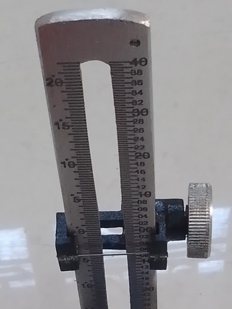 Tangent clinometer Comes with a Carrying case