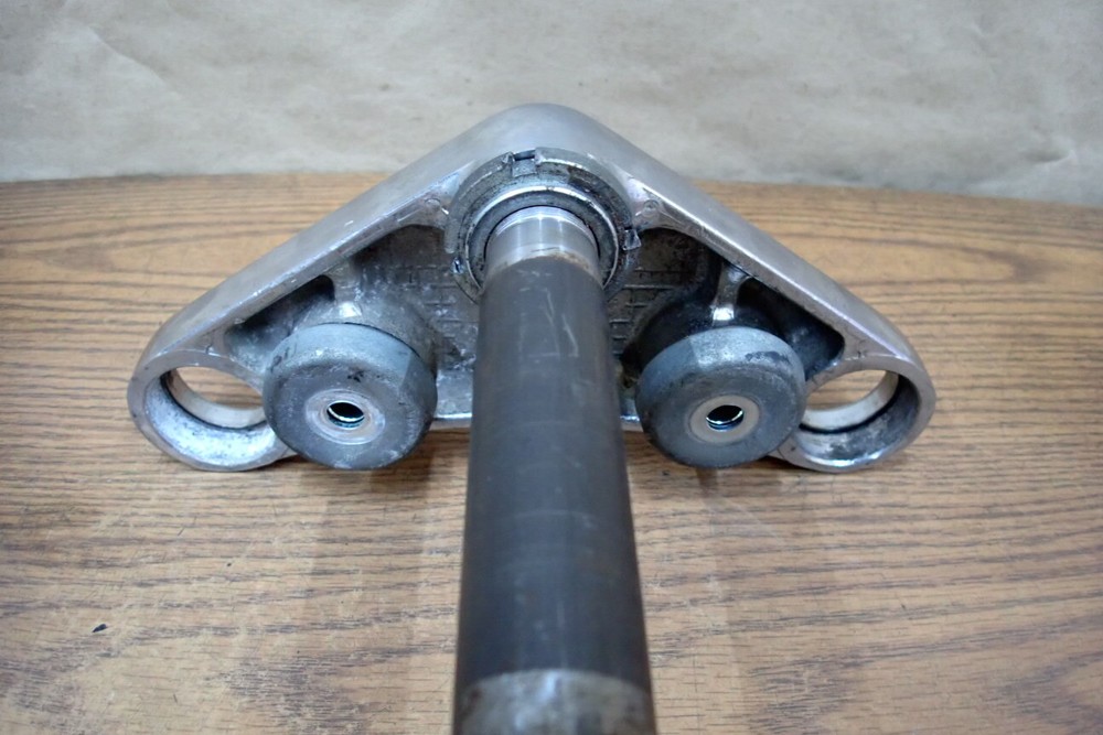 SUZUKI SAVAGE LS650 TRIPLE TREE STEERING STEM