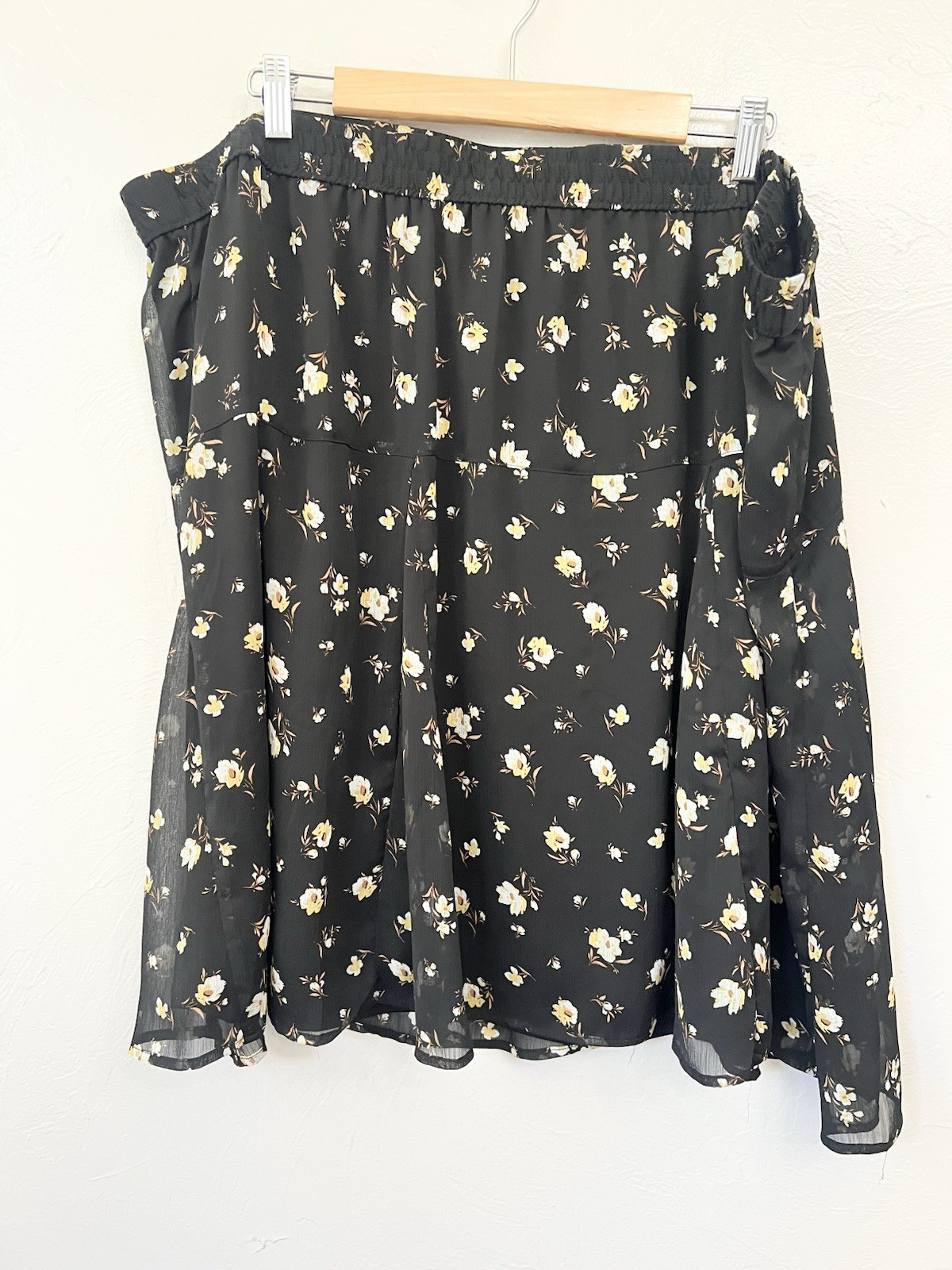 Old Navy Black Floral Tiered Cottage Skirt In Size 3X Whimsygoth Fairy Core
