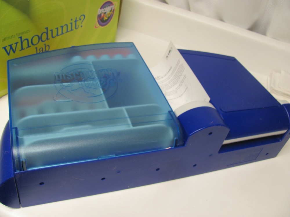 Discovery Exclusive Whodunit? Kids Forensics Lab Shelf -good shape