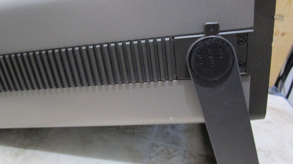 3D PRINTED COMPATIBLE HANDLE END CAP FOR COMMODORE SX-64