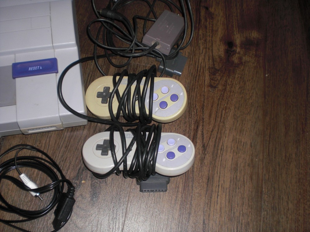 Super Nintendo SNES Original Console System w/ OEM Cables 2 Controllers TESTED