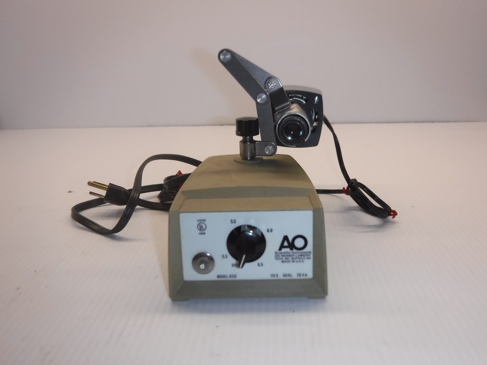 Scientific Instruments Model: 650 115V. 60Hz. 26V.A. Adjustable Illuminator