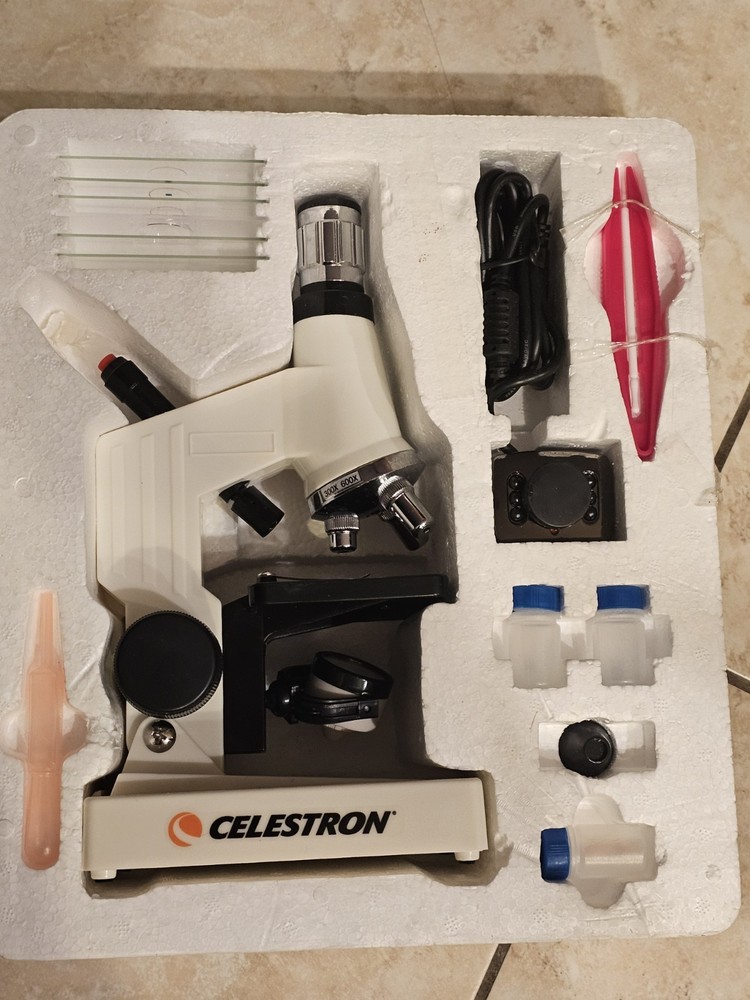 Celestron Digital Microscope Kit 40X to 600X Power