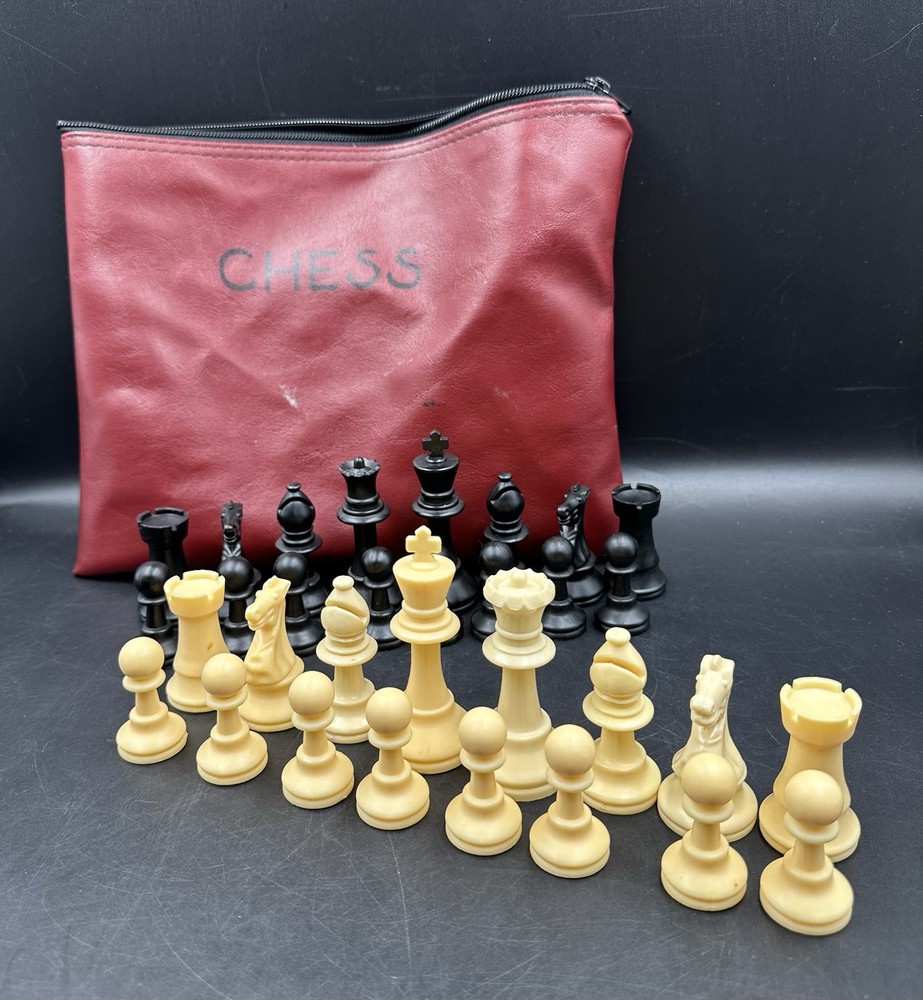 Vintage Chess Set Plastic 3.5" Kings