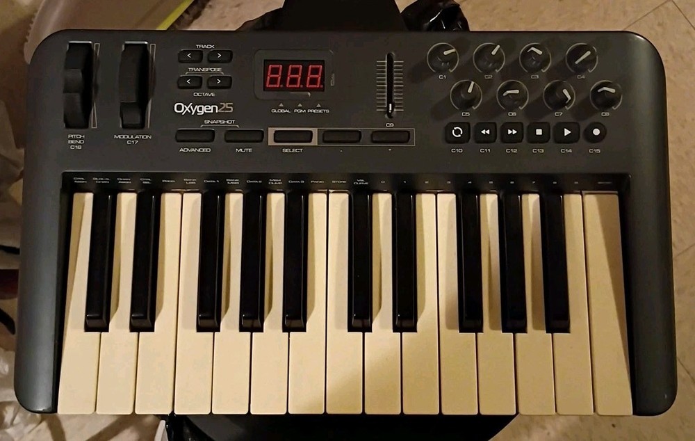 M-Audio Oxygen 25 3rd Generation USB MIDI Keyboard Controller