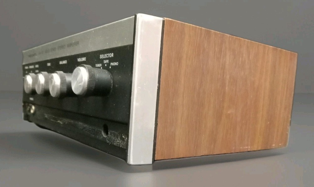 Realistic SA-101 31-1983 Solid State Stereo Amplifier - Powers Up/Untested