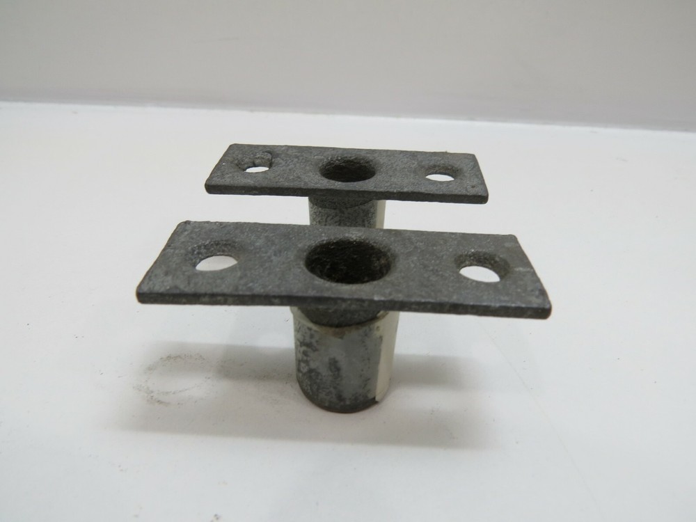 PAIR GALVANIZED CAST IRON OAR LOCK TOP MOUNTS ROW BOAT (C2.5A263B)