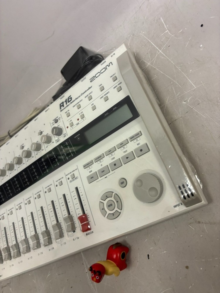 Zoom R16 Multitrack Recorder Audio Interface Controller from Japan