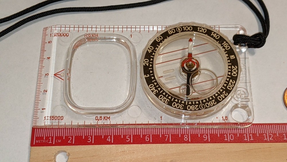VINTAGE RUSSIAN COMPASS WITH BOX