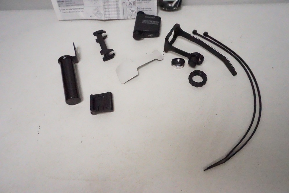 Classic Cateye Strada Wireless Cyclocomputer CC-RD300W