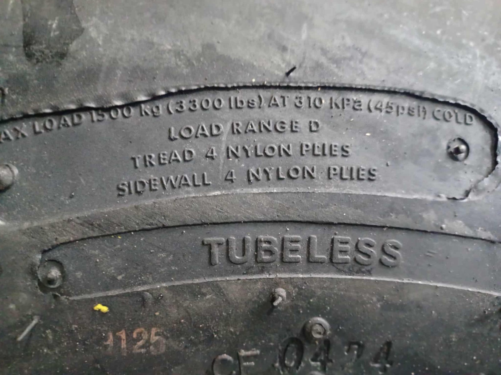 31x13.50-15 TIRE NEW OVERSTOCKS 8PLY F-1 HIGHWAY IMPLEMENT 31135015 31 13.50 15