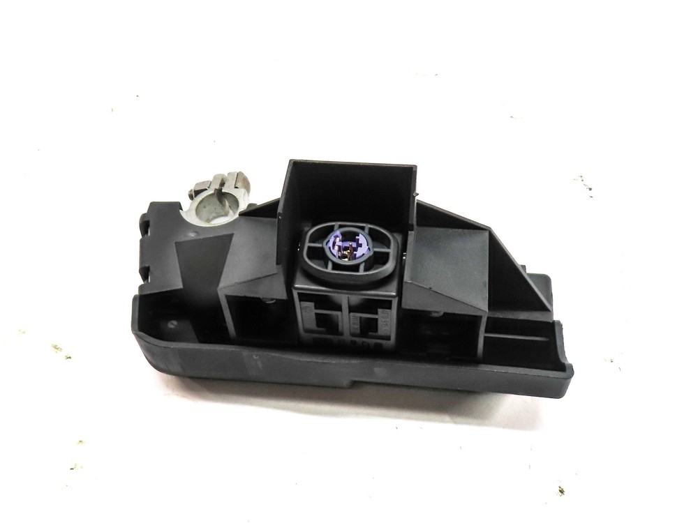 2012 AUDI A4 (B8 8K) 2.0L (CAEB) ENGINE BATTERY OVERLOAD PROTECTION SWITCH