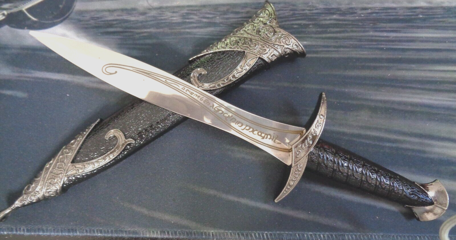 11" LOTR Mini Sting Sword - NEW !