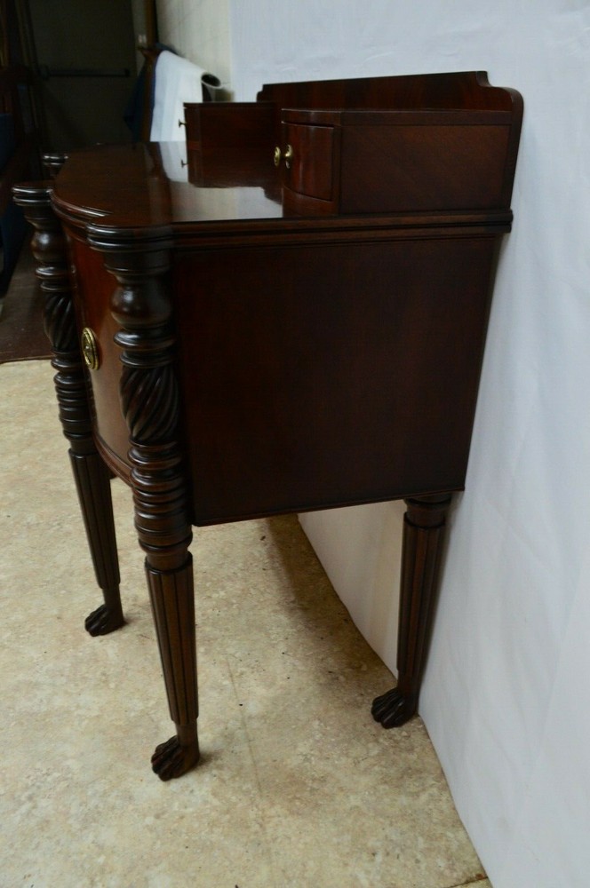 HENREDON MAHOGANY SIDEBOARD