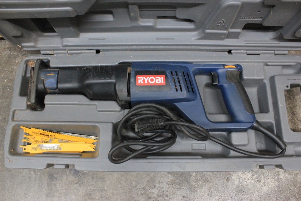 Ryobi RJ162V Variable Speed Corded Reciprocating Saw + Case
