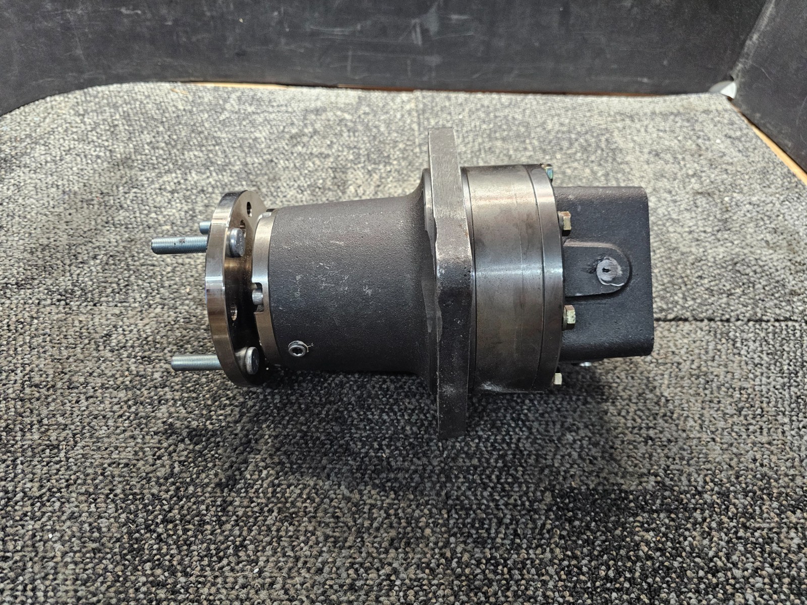 Heco 16CF2-05-8-MAC-A22 Gear Hydraulic Motor 4-Bolt for MacNeil Conveyor