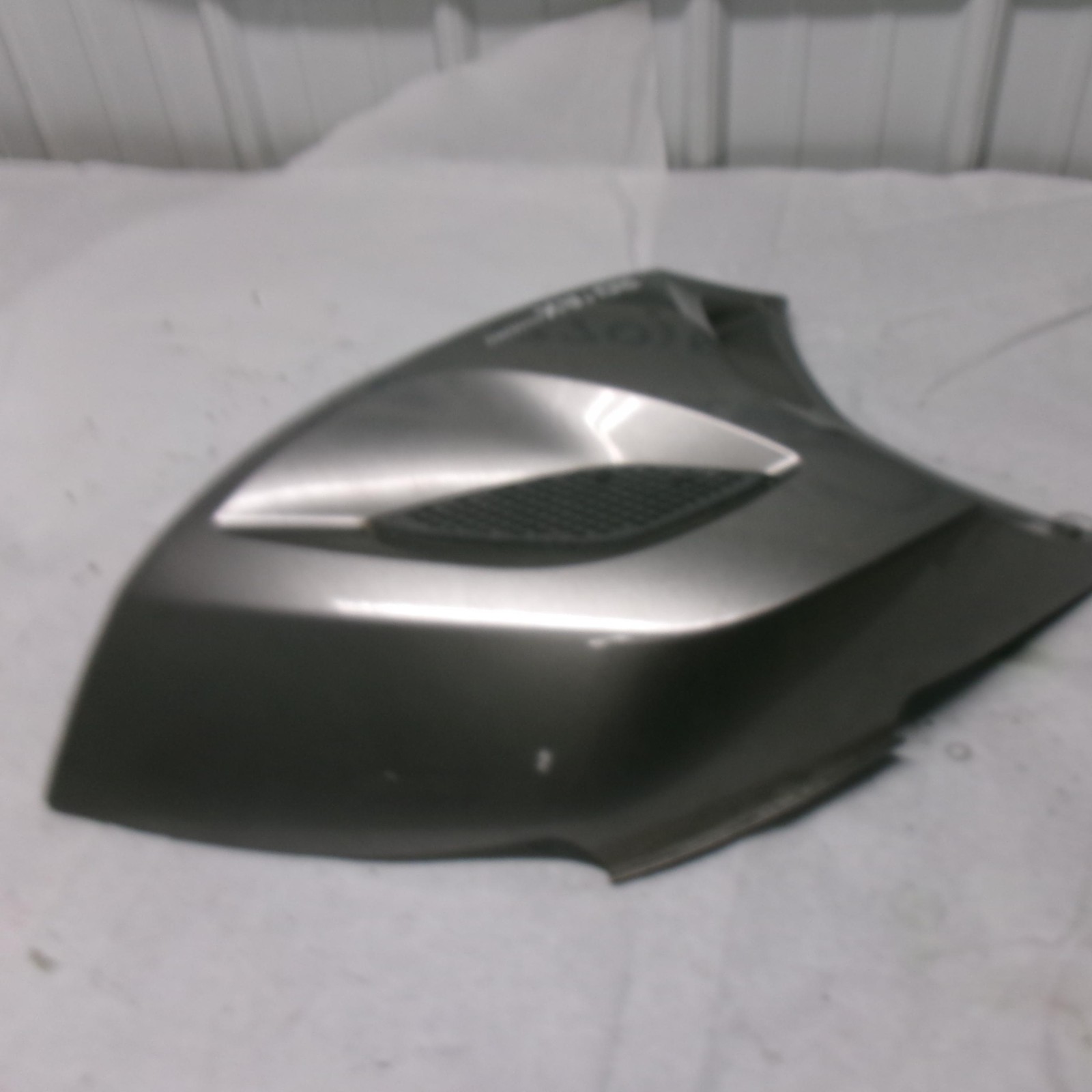 2013 CAN-AM SPYDER ST SE5 SILVER LEFT SIDE COVER