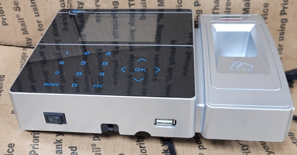 Easy Clocking EC200-W WiFi Time Clock Fingerprint/RFID Card Reader (POWERS ON)