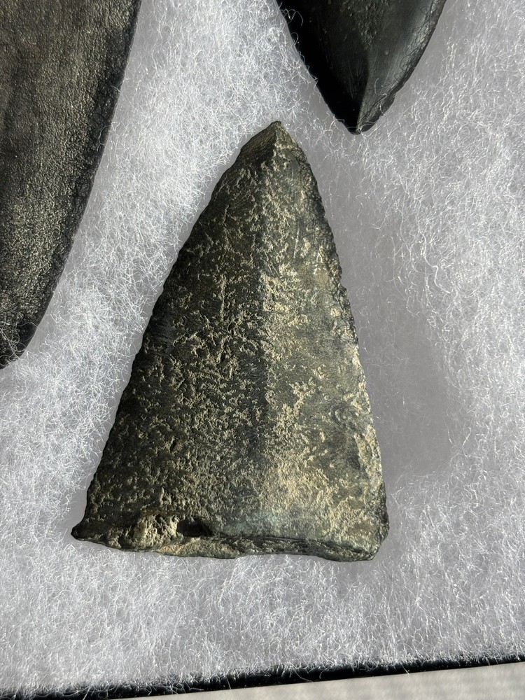 5 Stone Artifacts Biface Prehistoric Projectile Points, Scraper Basalt/Chert