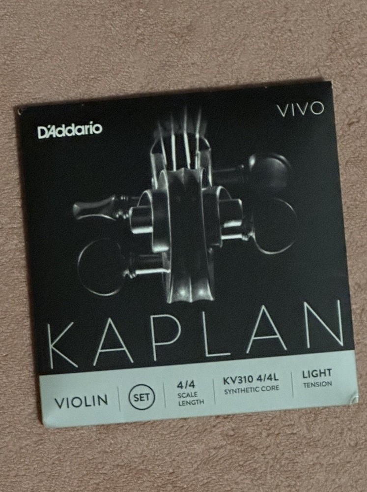 D'Addario Kaplan Vivo Violin String Set, 4/4 Scale, Light Tension
