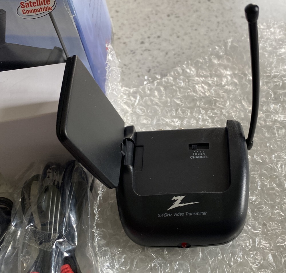 Zenith Wireless Stereo Audio Video Sender Kit NOS Missing Remote