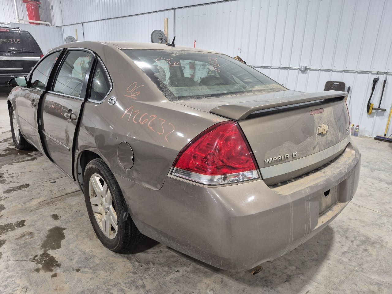 Automatic Transmission 3.9L Fits 06-11 IMPALA 1316796