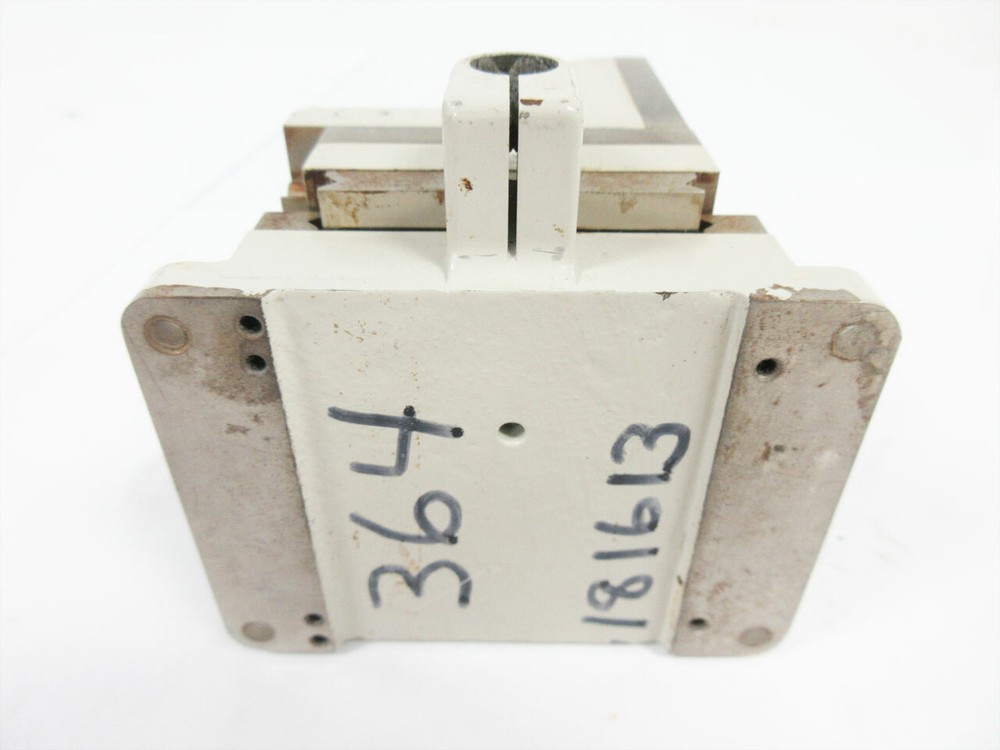 LINE TOOL CO XYZ STAGE THREE AXIS UNIT - RUST