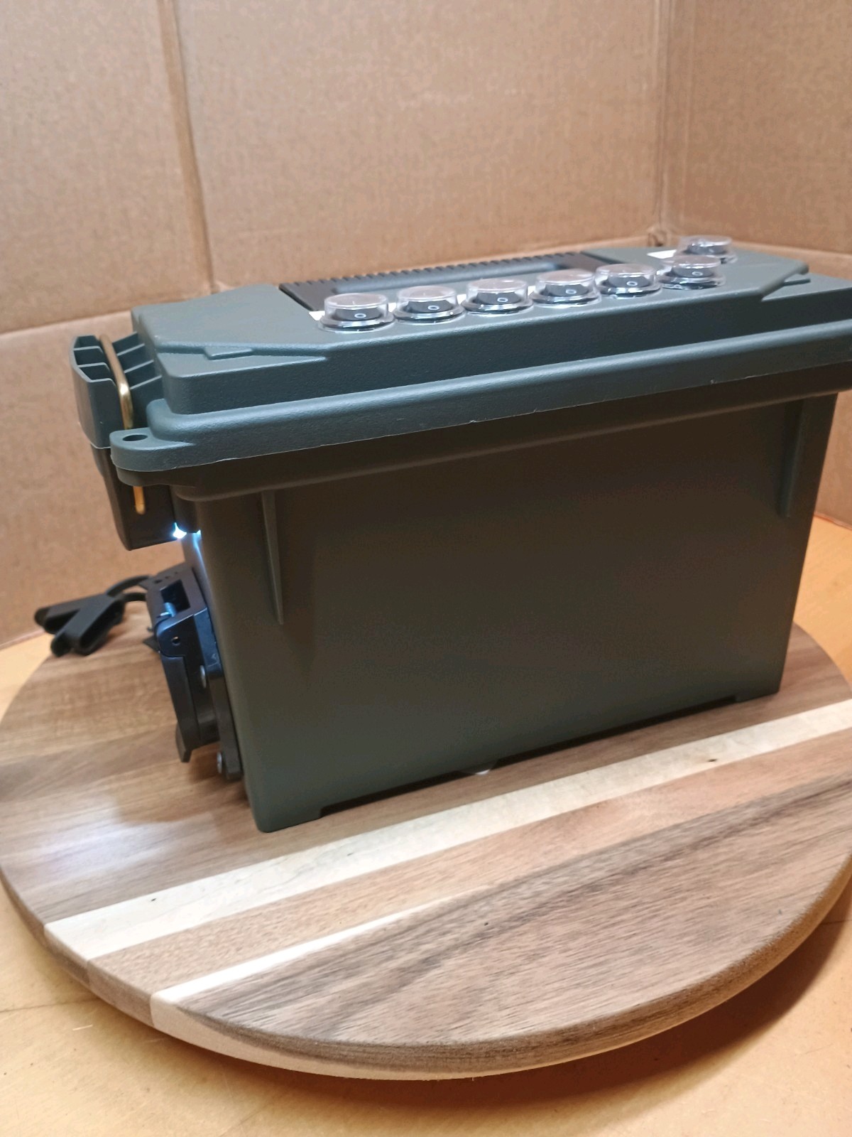 7RV/4&5 Flat Trailer Light Tester Box Power By Milwaukee 18-volt Drill Battery