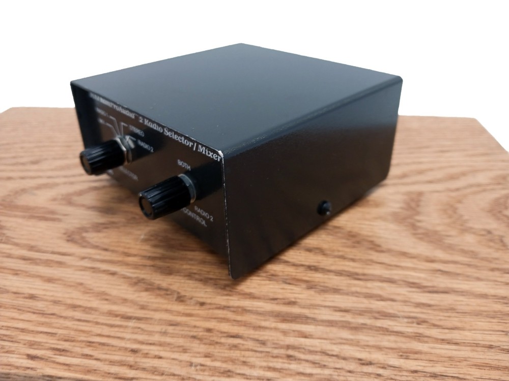 MFJ-640 Specialized 2 Radio Selector/Mixer