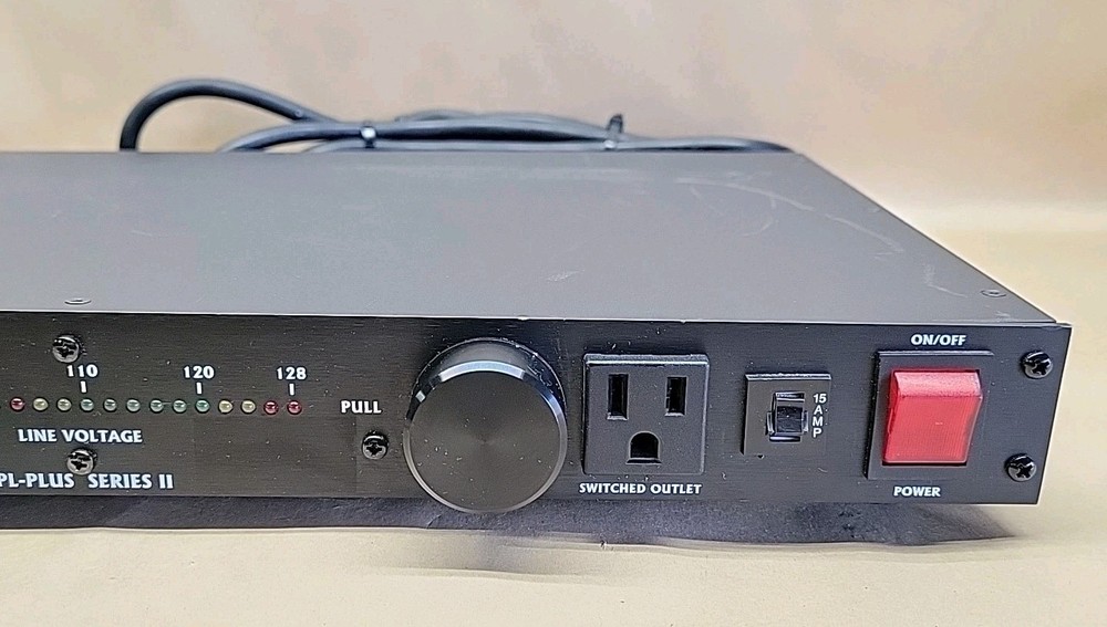 Furman PL-Plus II Power Conditioner with Voltmeter & Rack Lights WORKING *READ*