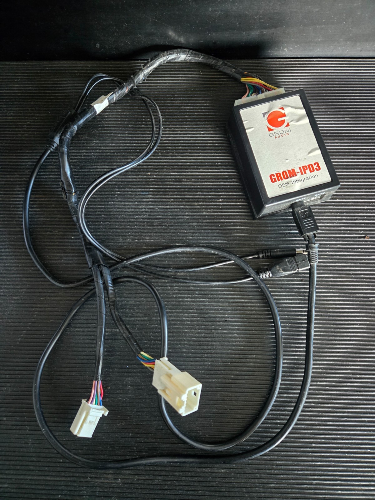 GROM-IPOD V3 Adapter GROM-IPD3 OEM CAR RADIO INTEGRATION , TOYOTA, LEXUS SCION.