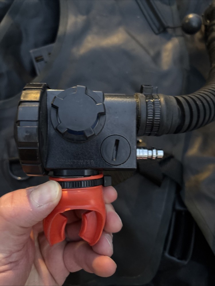 Scubapro Hydros Pro Two One Small One Large Used Untested