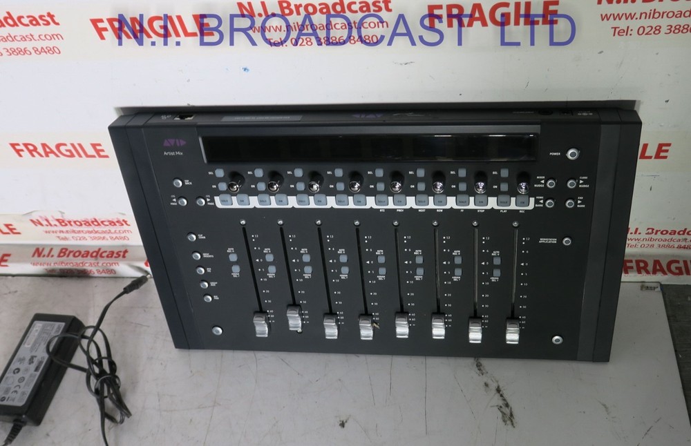 Avid Artist mix  audio panel