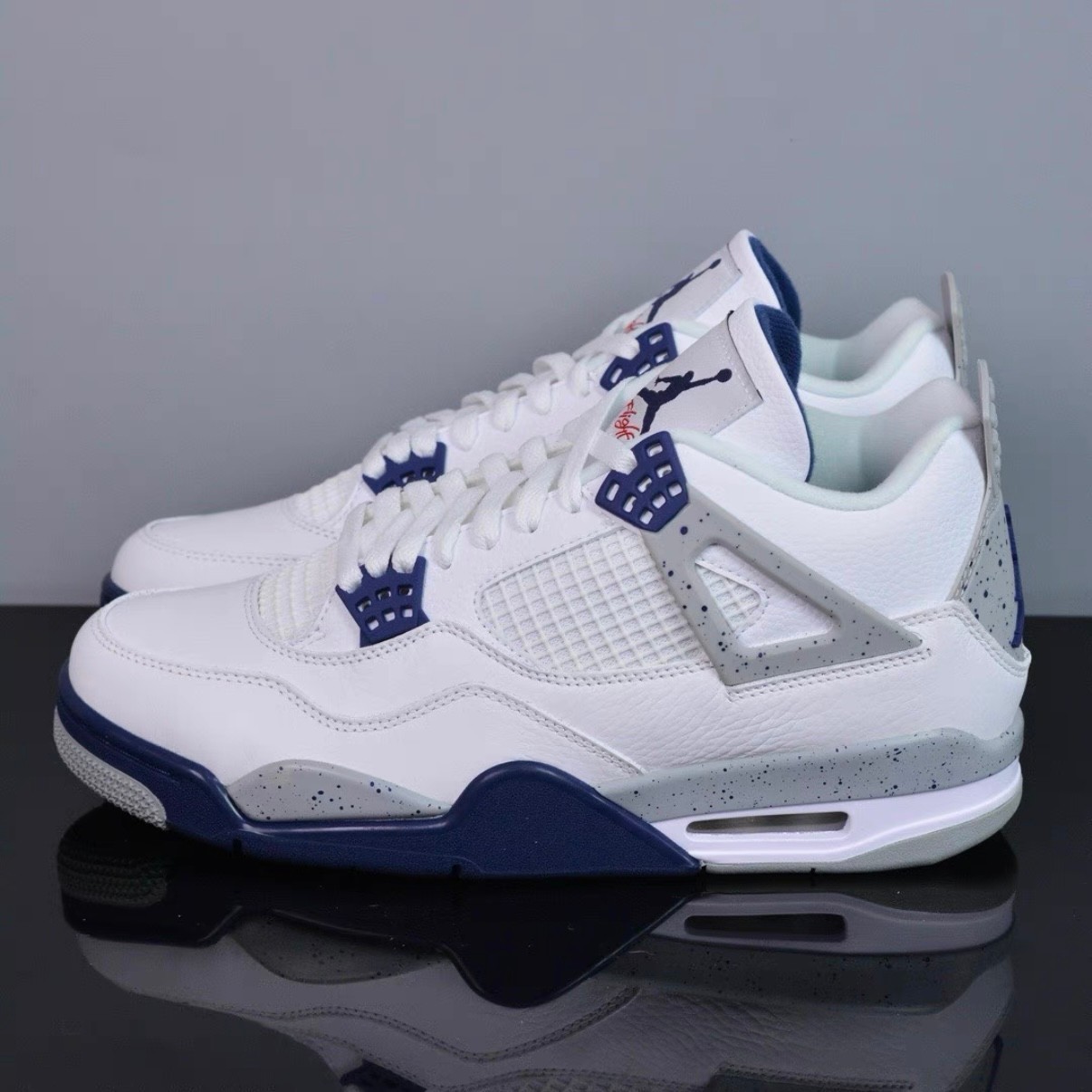 Men's Jordan Air Jordan 4 "Midnight Navy" Retro Mid Top Basketball Shoes