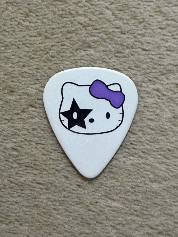 KISS “Paul Stanley” 2013 Japan Monster Tour Guitar Pick-Hello Kitty