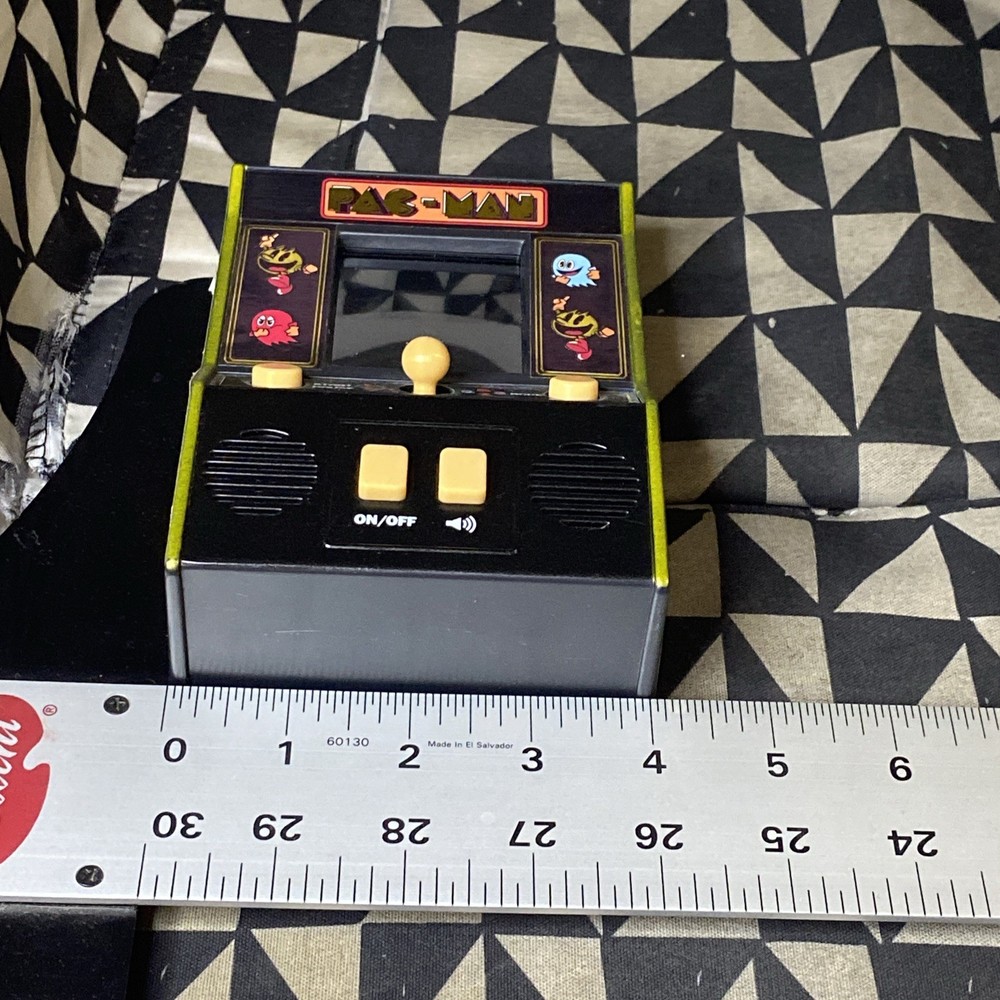 Arcade Classics, Pac-Man Color LCD Retro Mini Arcade Game Basic Fun Gold Variant