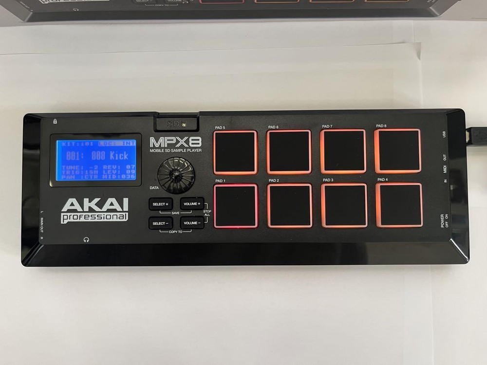 Akai Professional MPX8 MOBILE SD SAMPLE PLAYER 8 Pad Controller MIDI TRS Jack