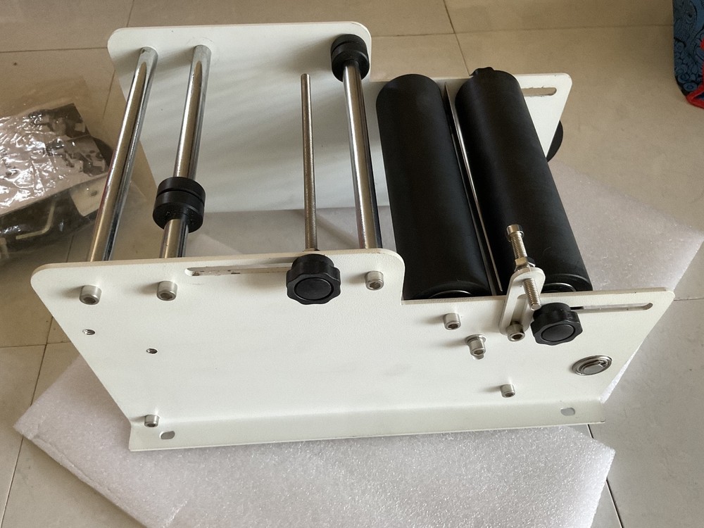 KIMTEM Manual&Semi-Automatic Round Labeling Machine, Bottle Label Applicator