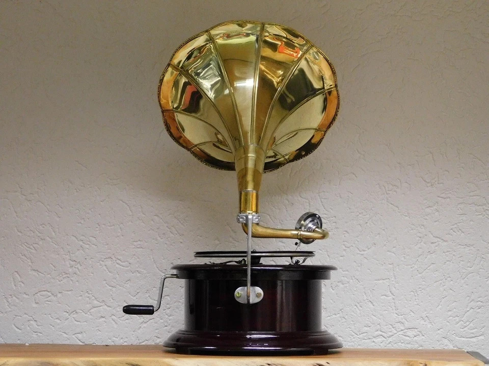 Antique HMV Gramophone Fully Functional Working Phonograph, win-up record player