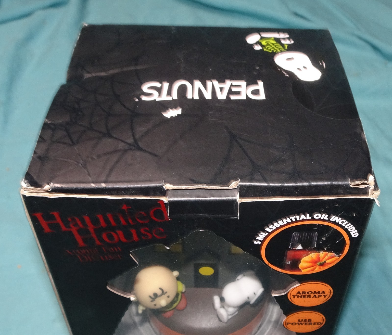 used = Peanuts Snoopy & Charlie Haunted House Diffuser Essential Oil Included