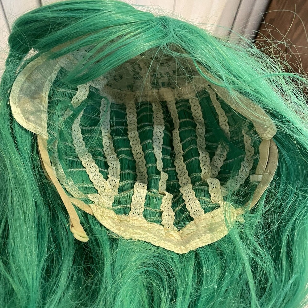 GREEN LONG WIG W/BANGS COSTUME ACCESSORY
