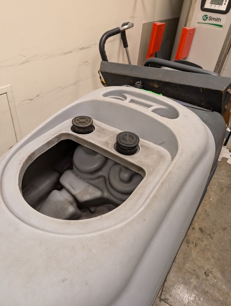 AquaPLUS Carpet Extractor (Non Working)